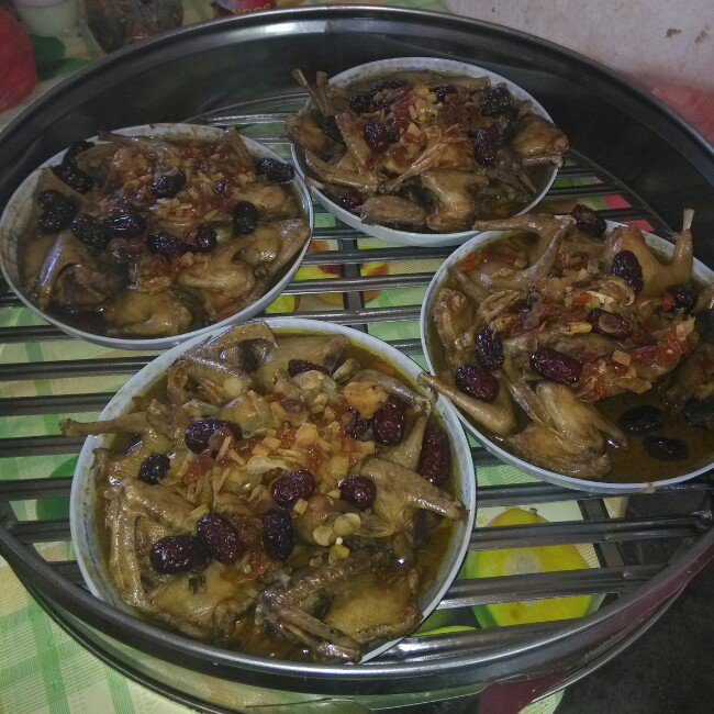 清蒸乳鸽