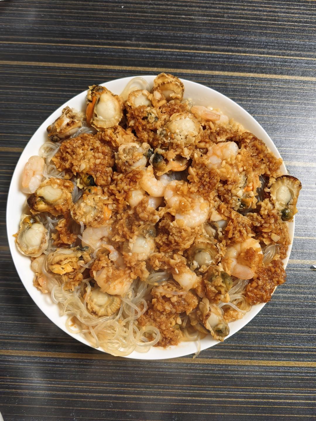 零失败的蒜蓉粉丝蒸扇贝