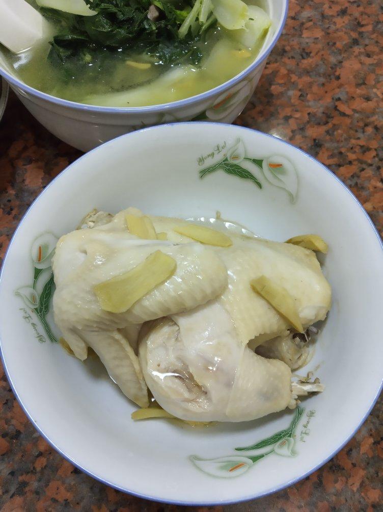 白蒸鸡(不输给白斩鸡的做法)