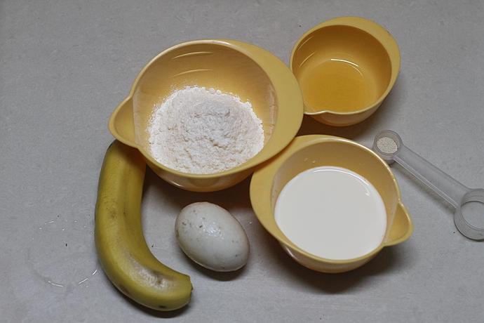 冷藏发酵香蕉松饼（低糖无油无泡打粉）的做法 步骤1