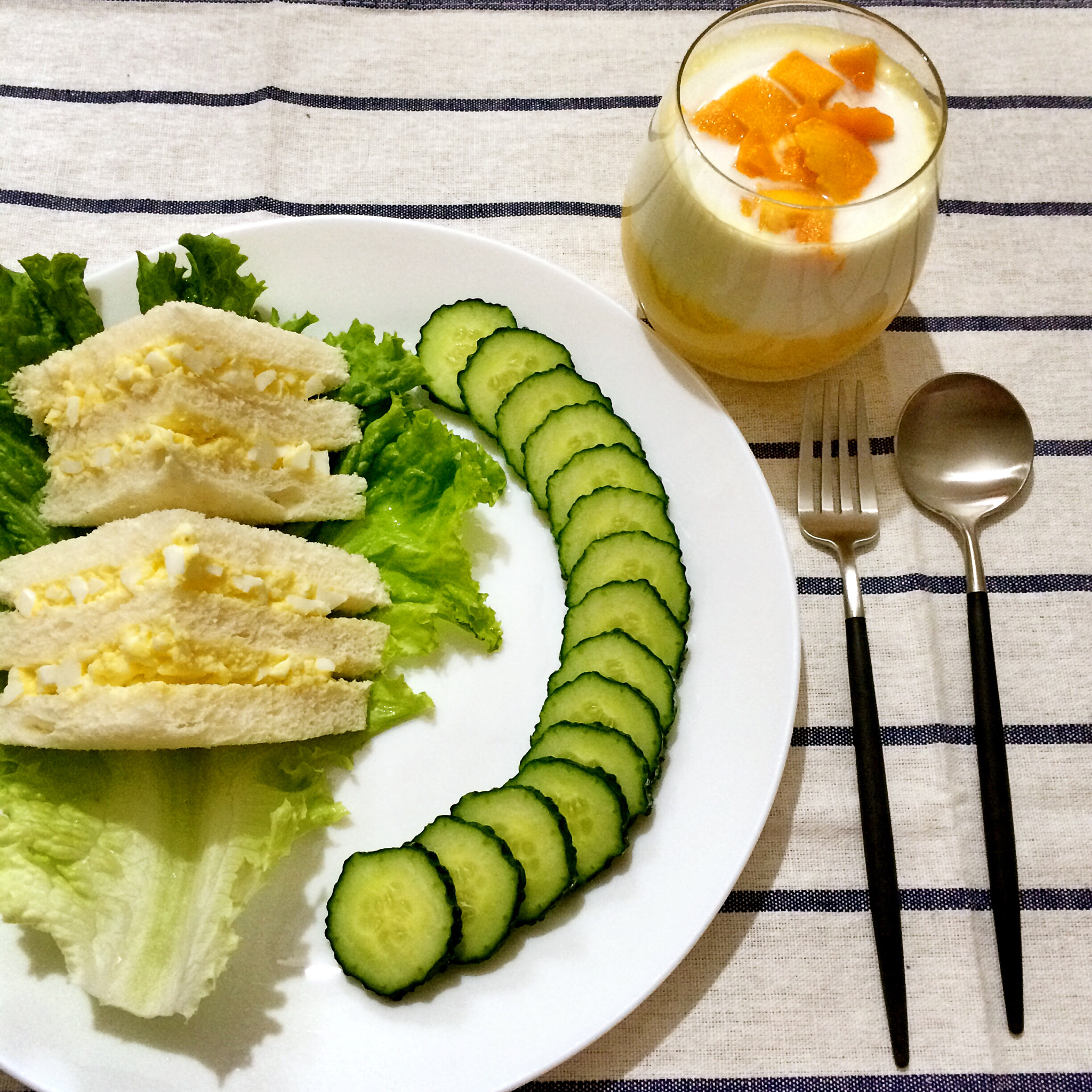 鸡蛋三明治