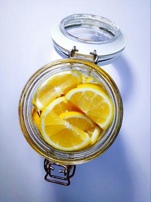 柠檬蜂蜜的做法 步骤2