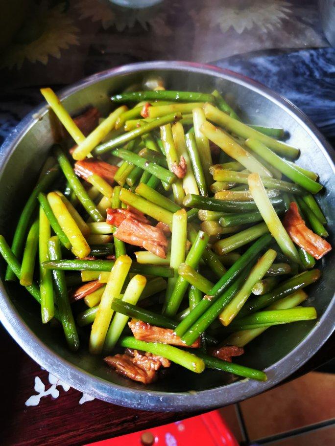 快手家常菜 蒜苔（蒜苗）炒肉