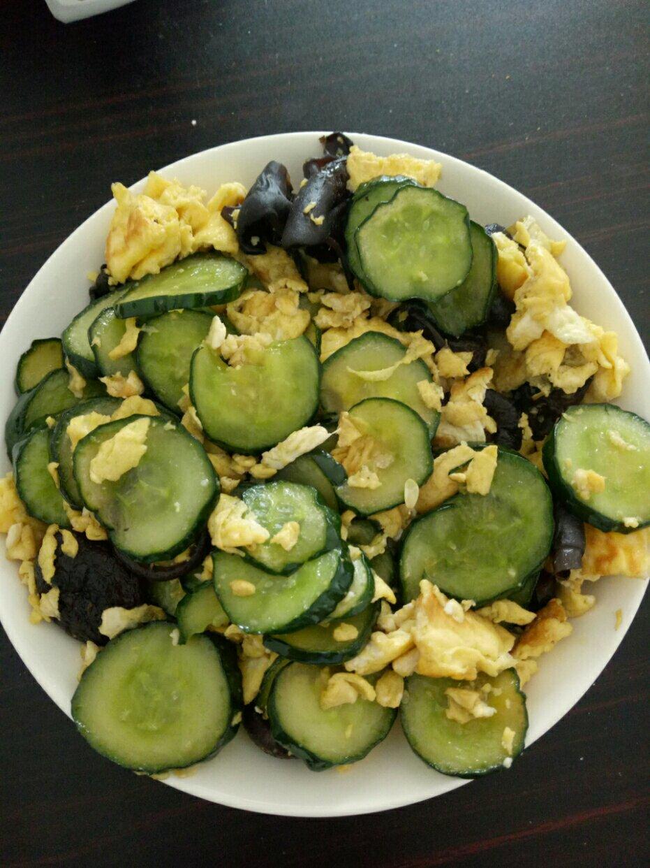 黄瓜木耳炒鸡蛋