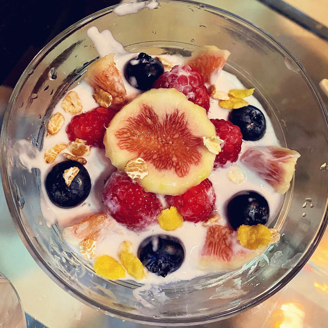 无花果拌酸奶