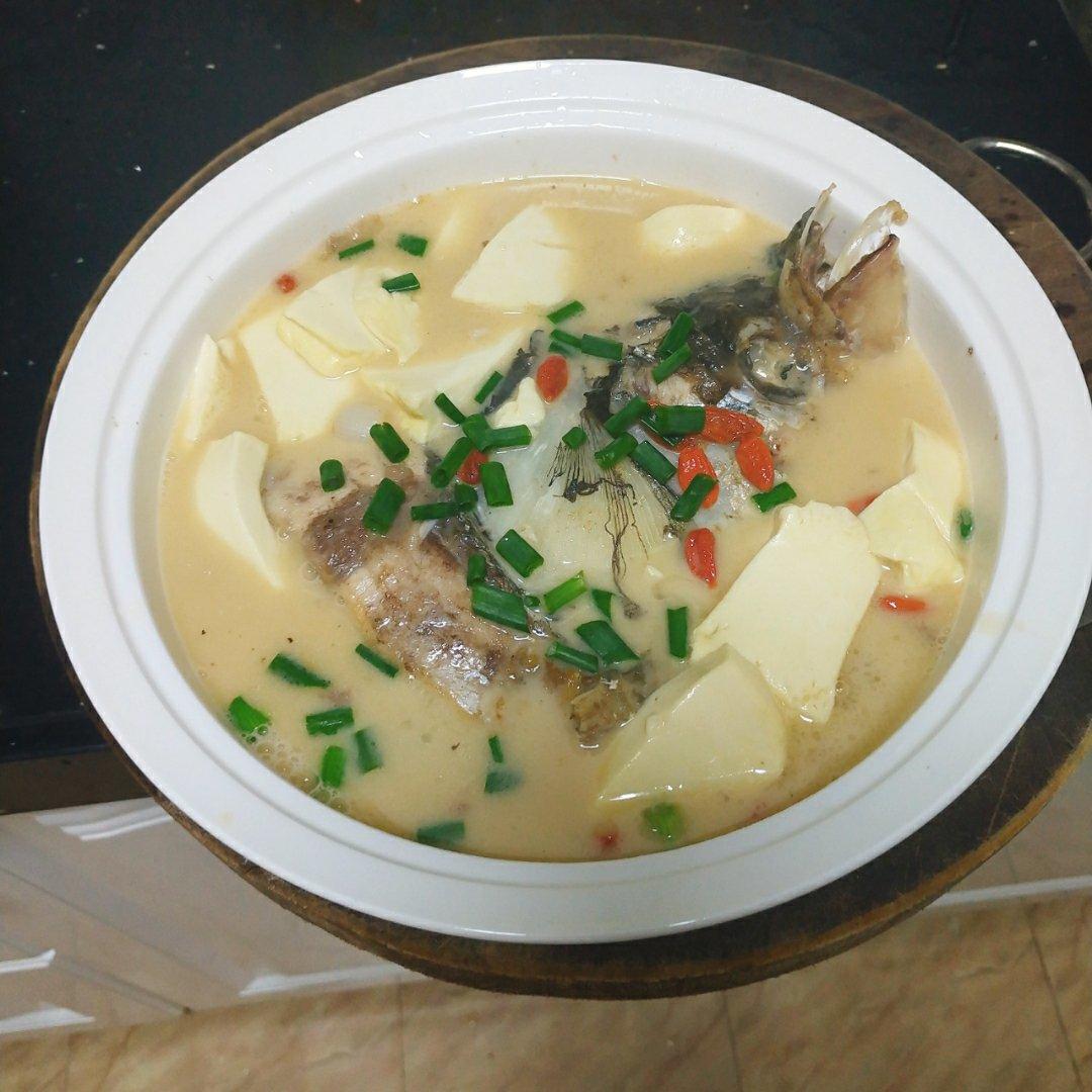 鱼头豆腐汤