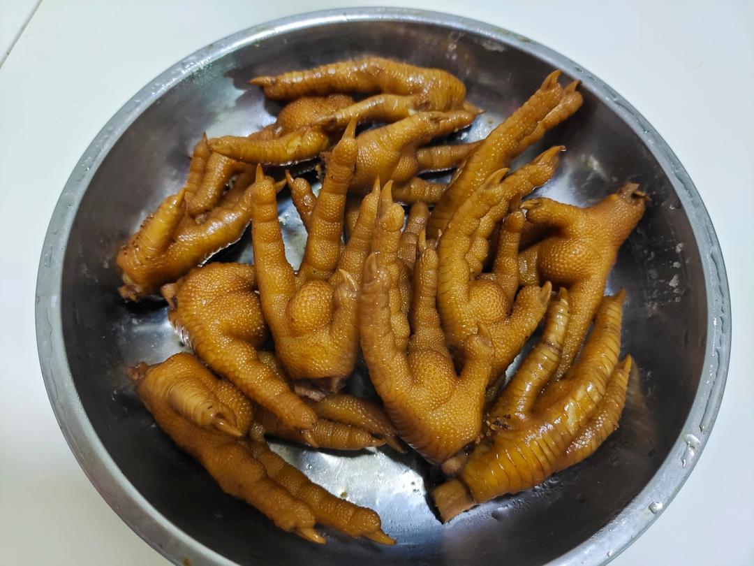 卤鸡爪子