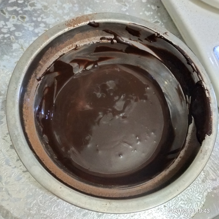 初学者毛巾面巧克力奶油卷蛋糕（可可粉，香草精）的做法 步骤1