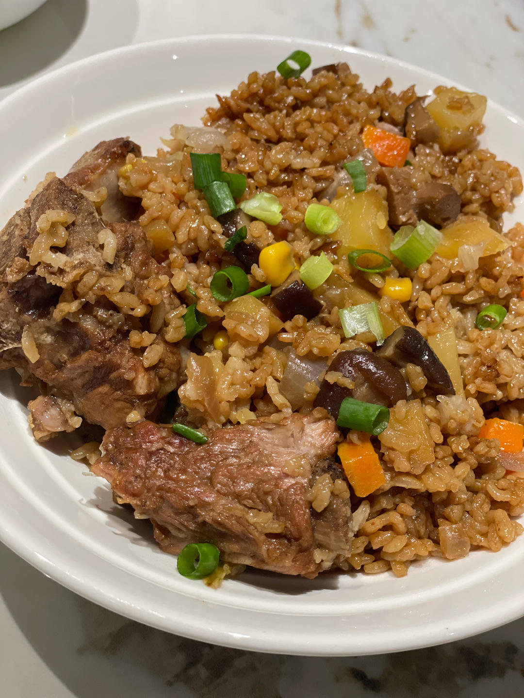 【排骨焖饭】