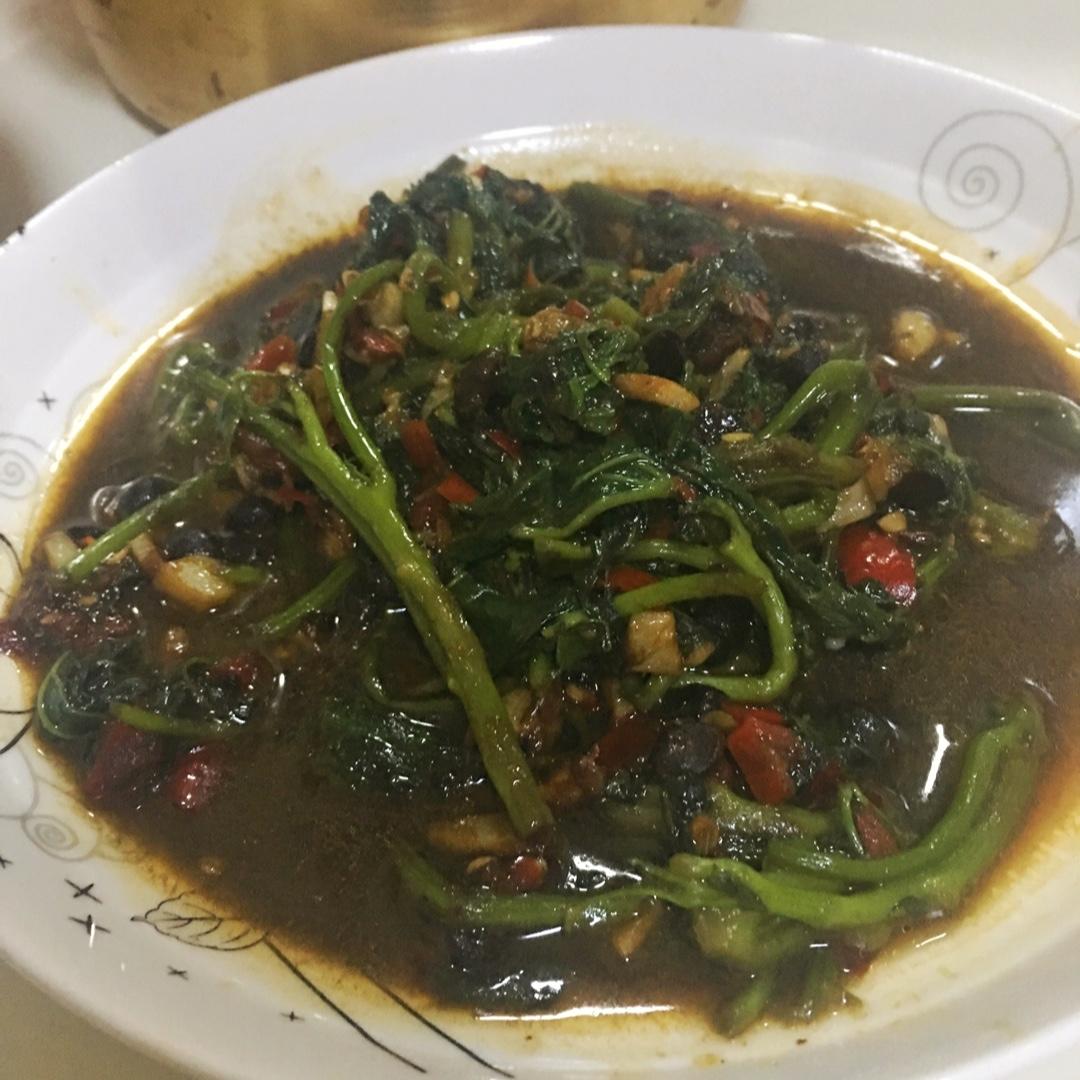 拿手红薯叶