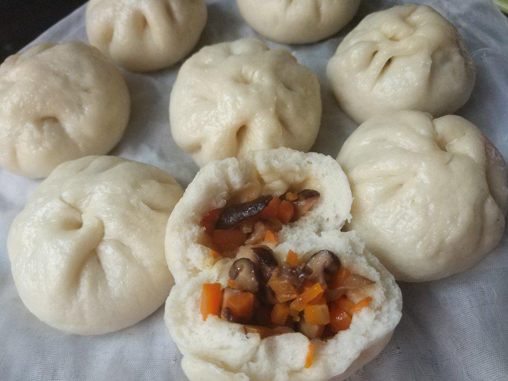 胡萝卜木耳鸡蛋素包子