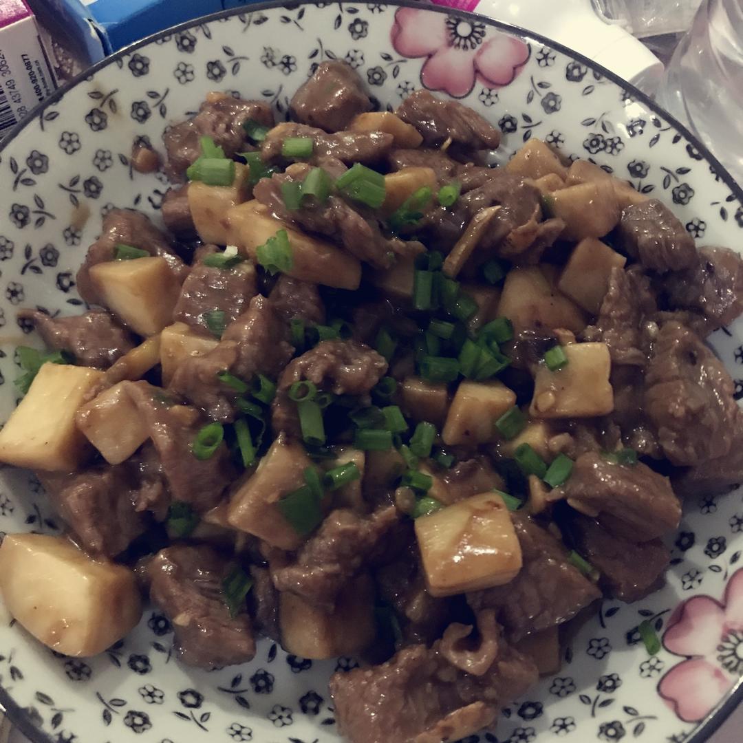 家常菜~杏鲍菇烧牛肉粒