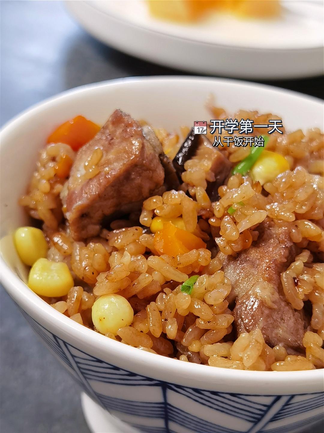 【排骨焖饭】