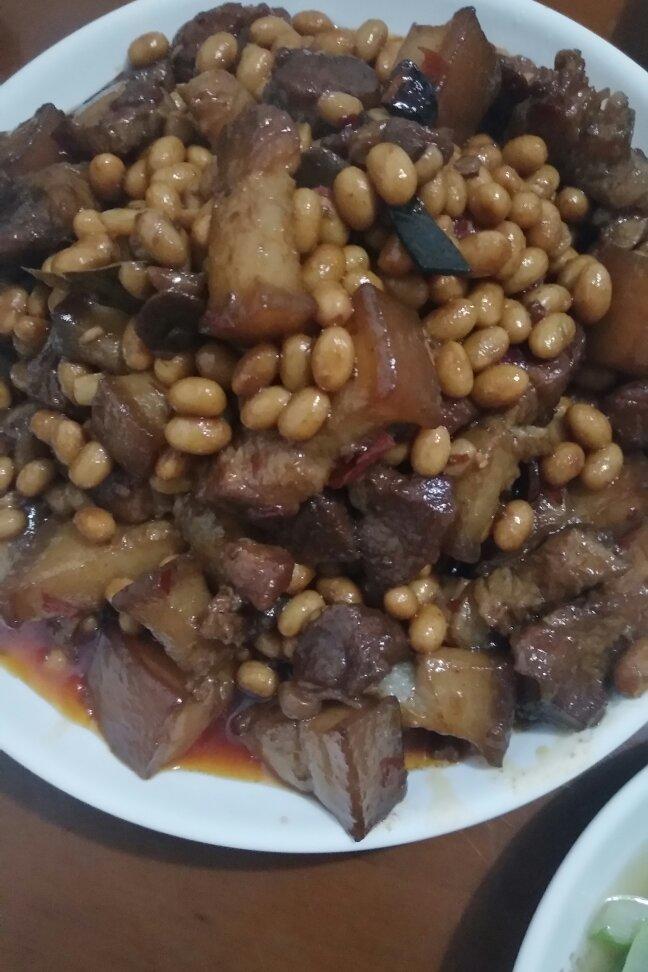 昕86做的川式红烧肉黄豆烧肉