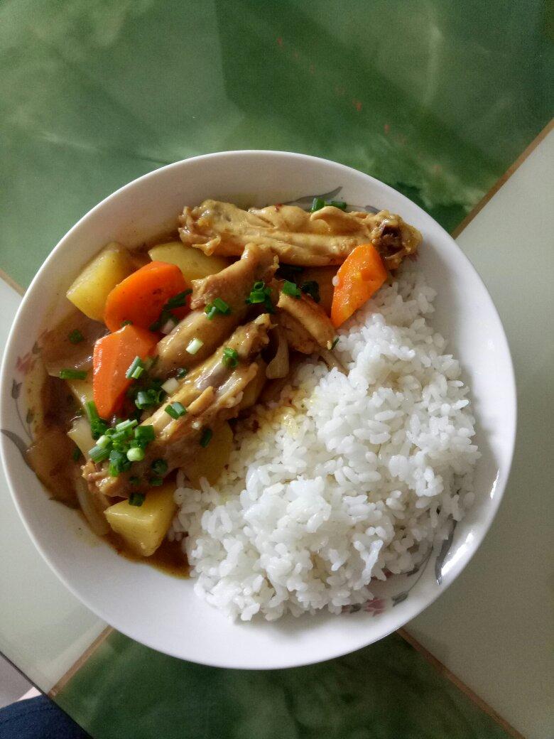 咖喱鸡翅焖饭