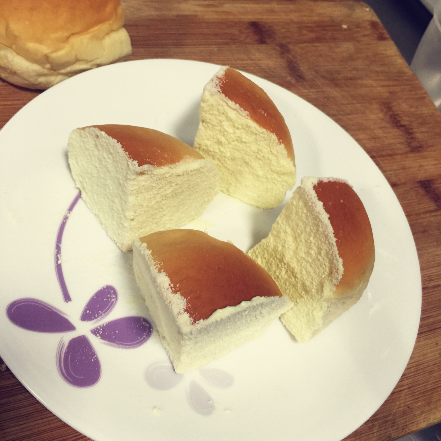 炼乳奶酪包---有面包机的同学做起来更方便哦~~