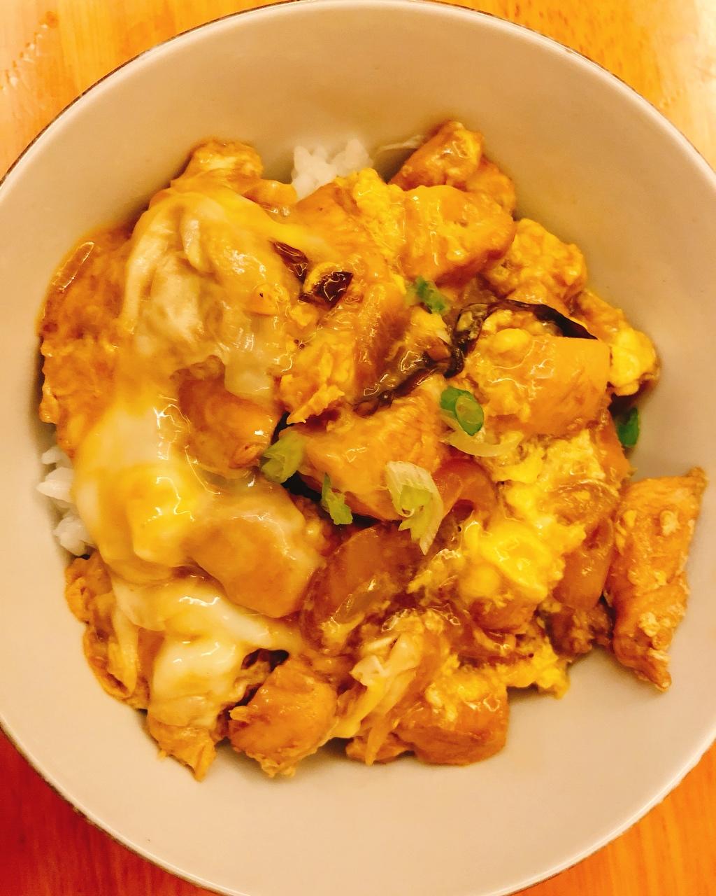 兔兔有很长很长的名字做的亲子丼