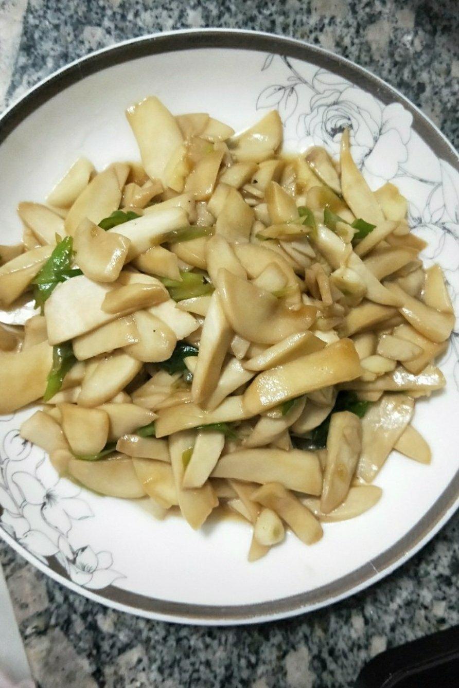 青椒素炒杏鲍菇