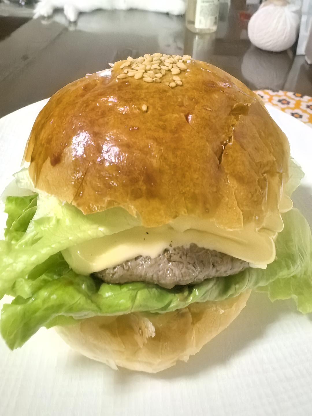 柔软的汉堡胚