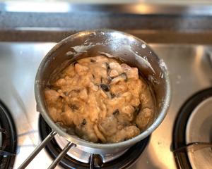 黑橄榄奶油鸡茸蘑菇吐司｜附超浓郁白酱做法的做法 步骤7