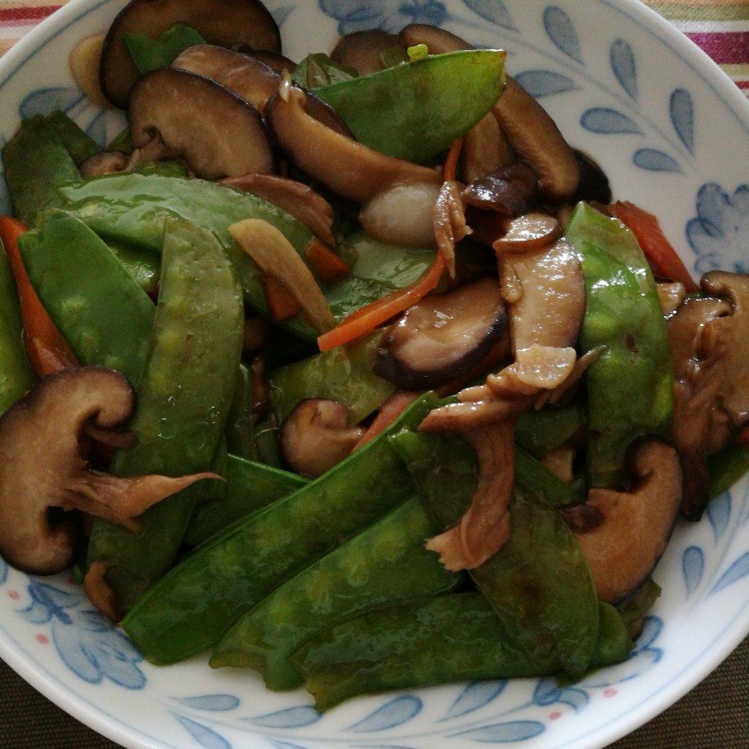 荷兰豆炒香菇