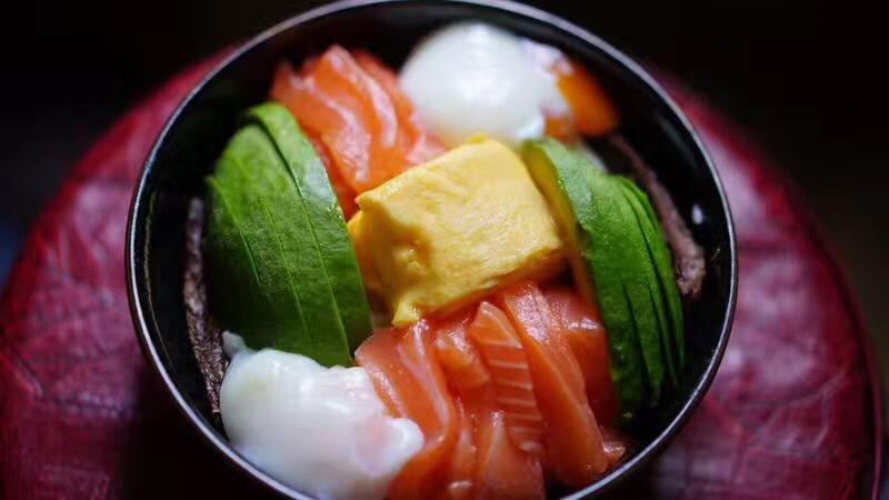 牛油果海苔肉松拌饭