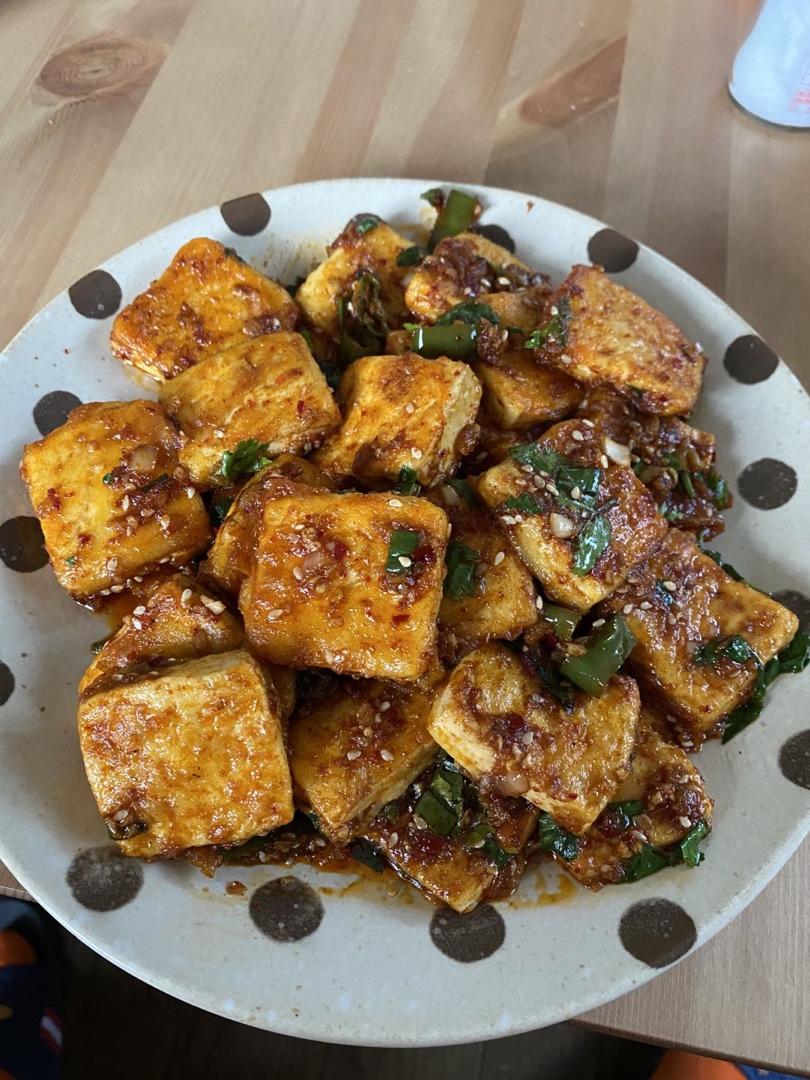 完胜路边摊：香煎孜然豆腐