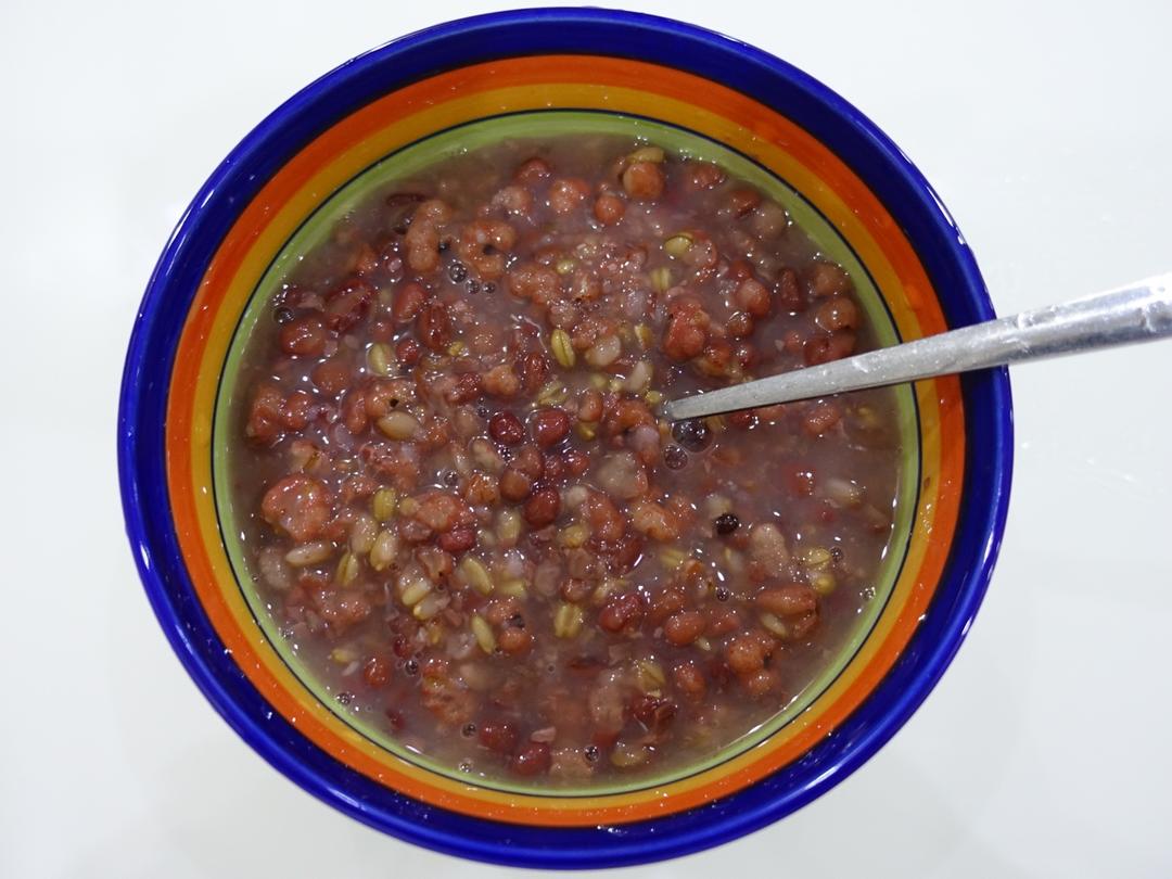 小王子1119做的去湿养生红豆薏米双麦粥