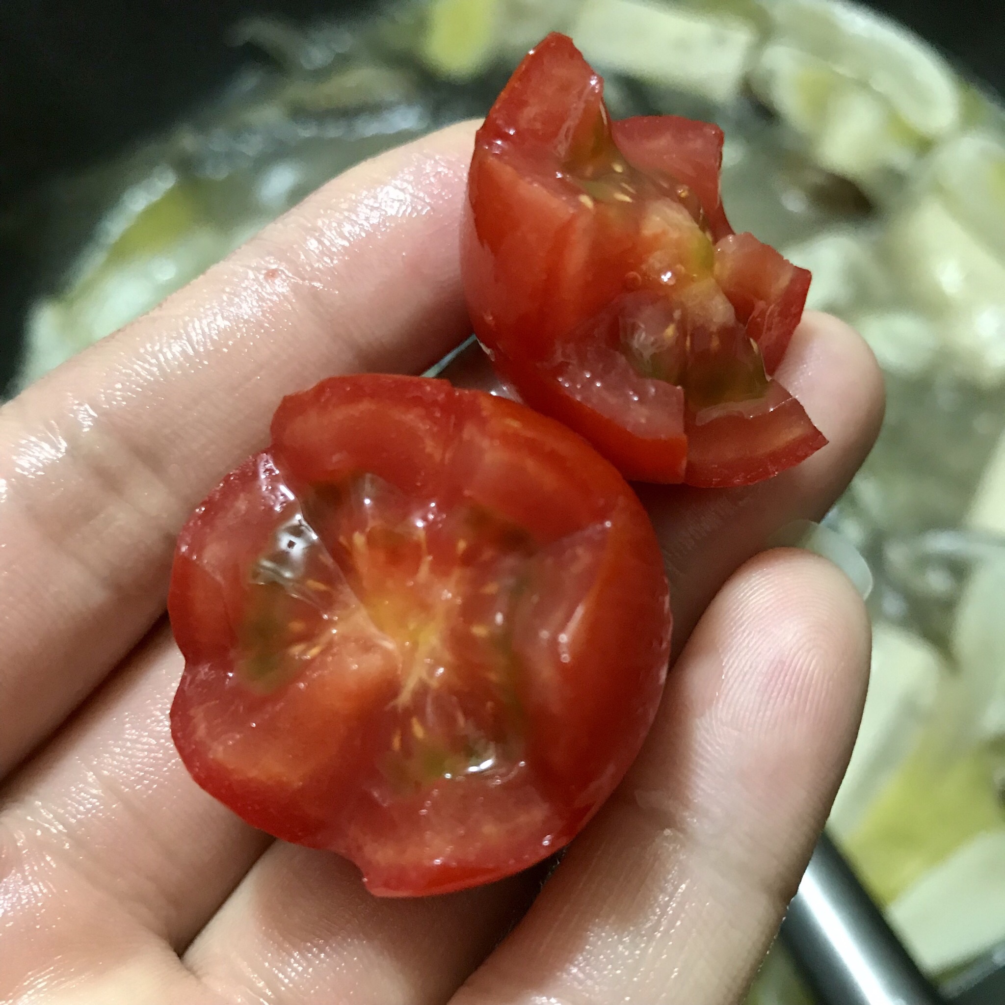 鲫鱼菌菇豆腐番茄汤的做法 步骤14