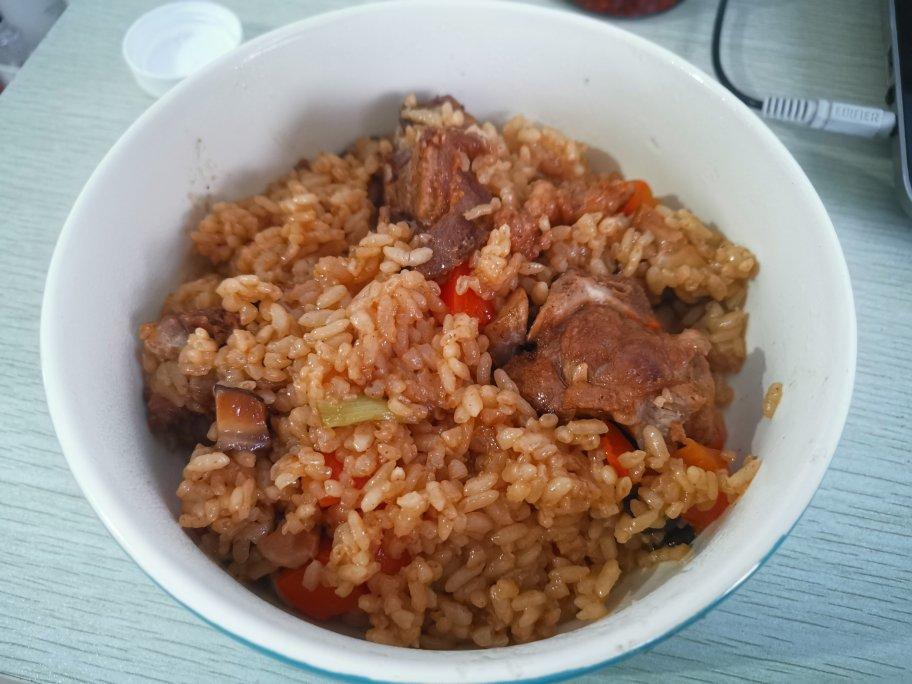 喷香排骨焖饭（爆好吃）
