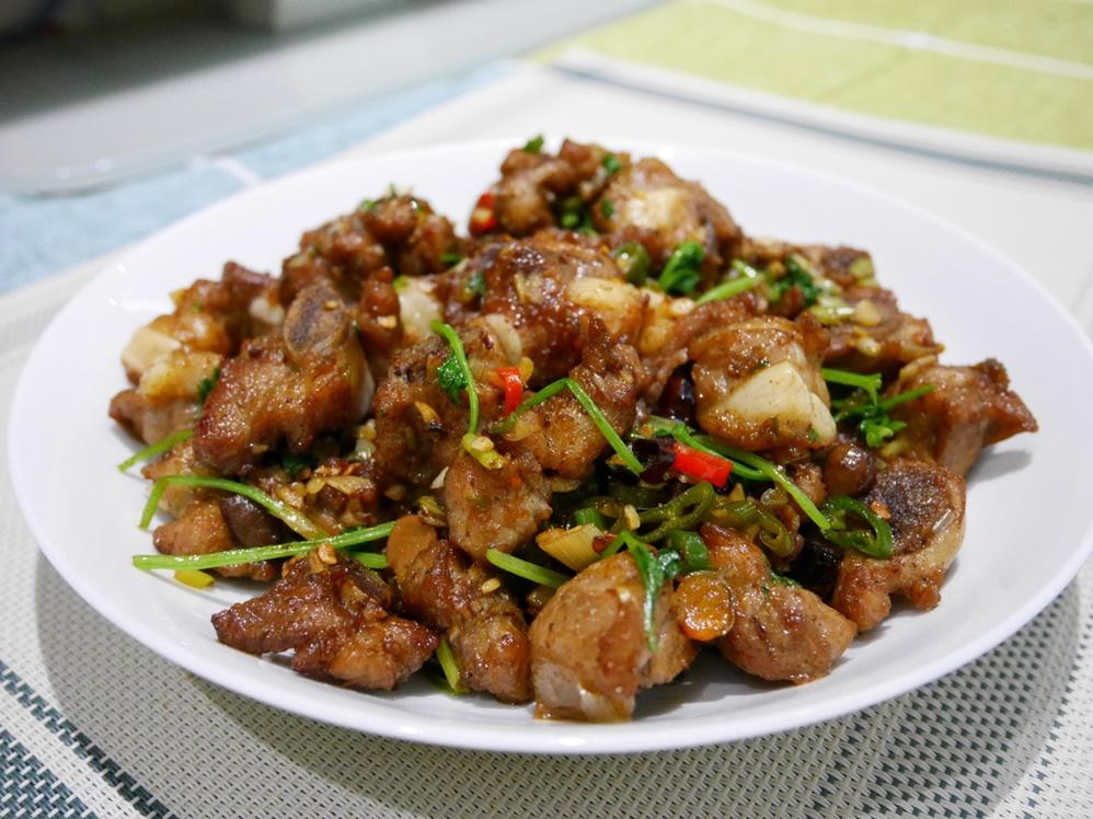 厨师长教你：“风味排骨”的家常做法，味道很赞，先收藏起来