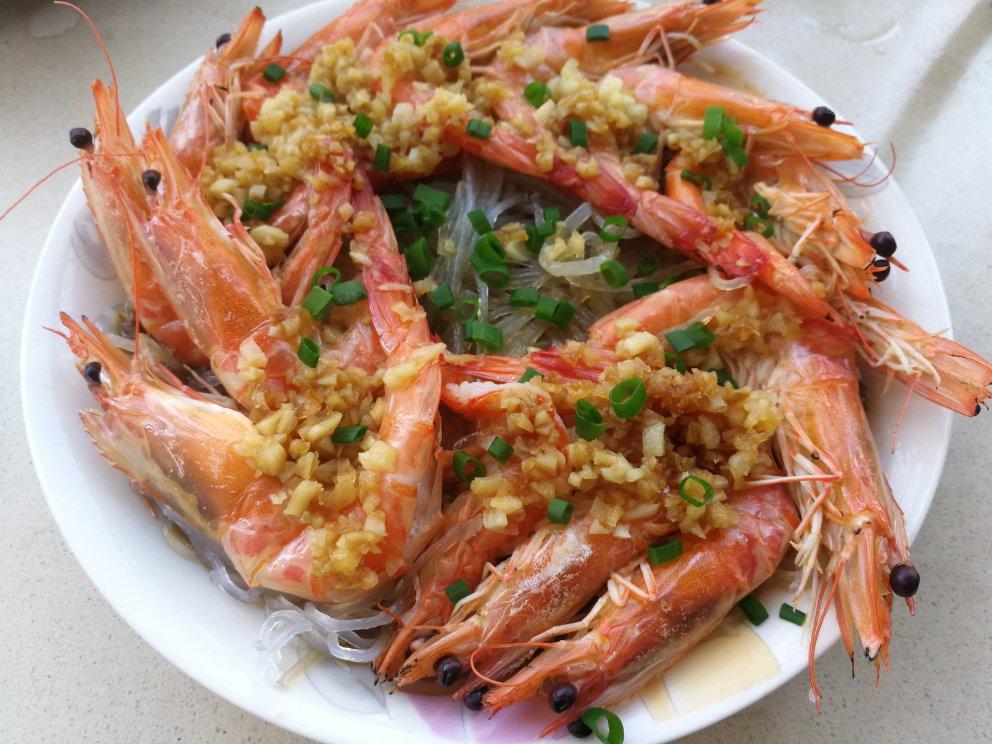 虾最美味的吃法必须是这个——蒜蓉蒸虾（多动图，孔瑶的食谱）