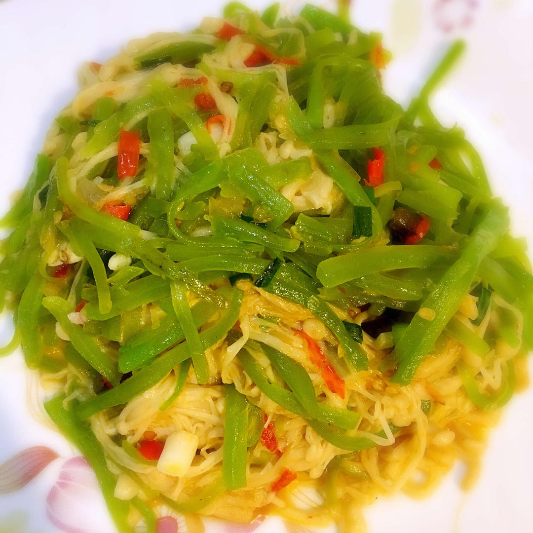 莴笋炒金针菇
