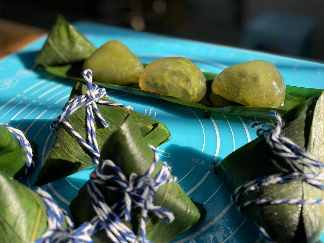 端午节的4款粽子（米粽、冰粽）（板栗豆沙蜜枣、蛋黄香菇鲜肉、抹茶蜜豆奶酪、焦糖海盐摩卡）