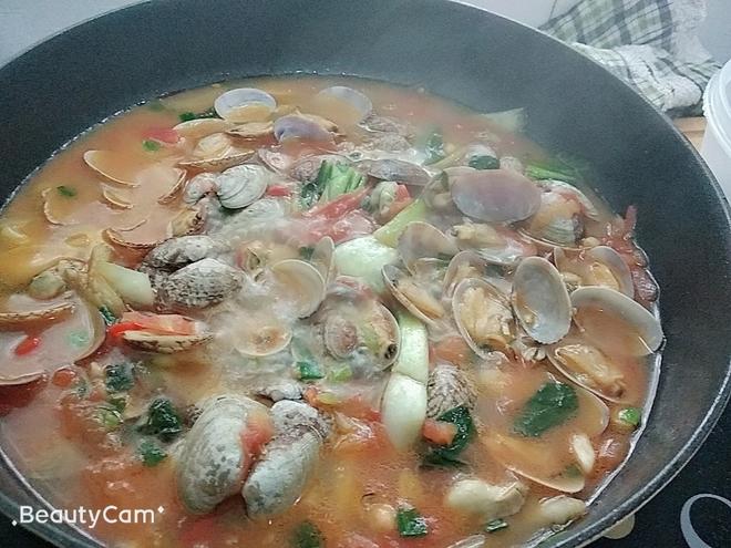 番茄花蛤（或猪肉）菠菜汤的做法