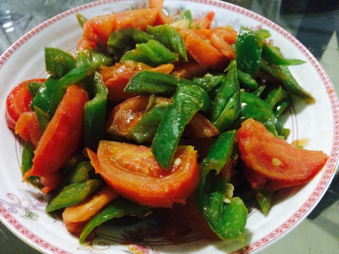 青椒炒西红柿的做法