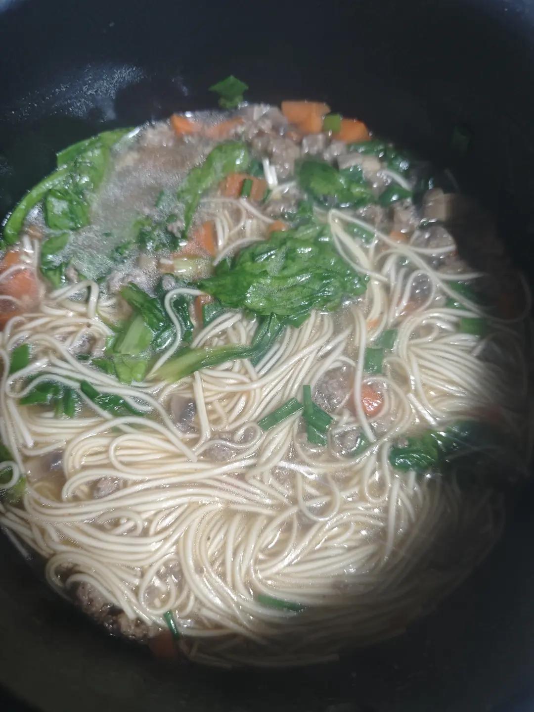 汆肉汤面～清淡的美味