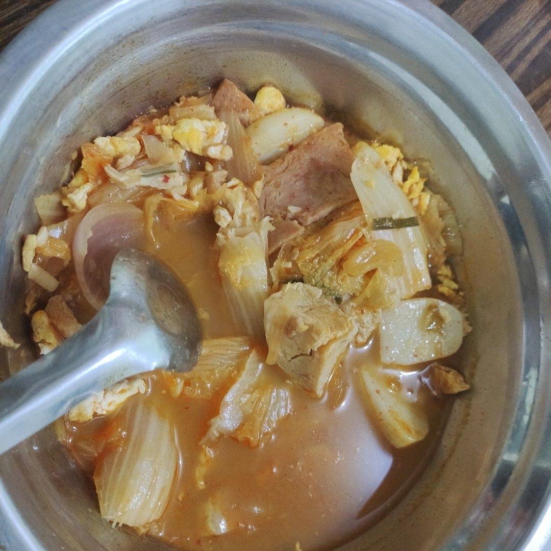 韩式泡菜汤--辣白菜汤