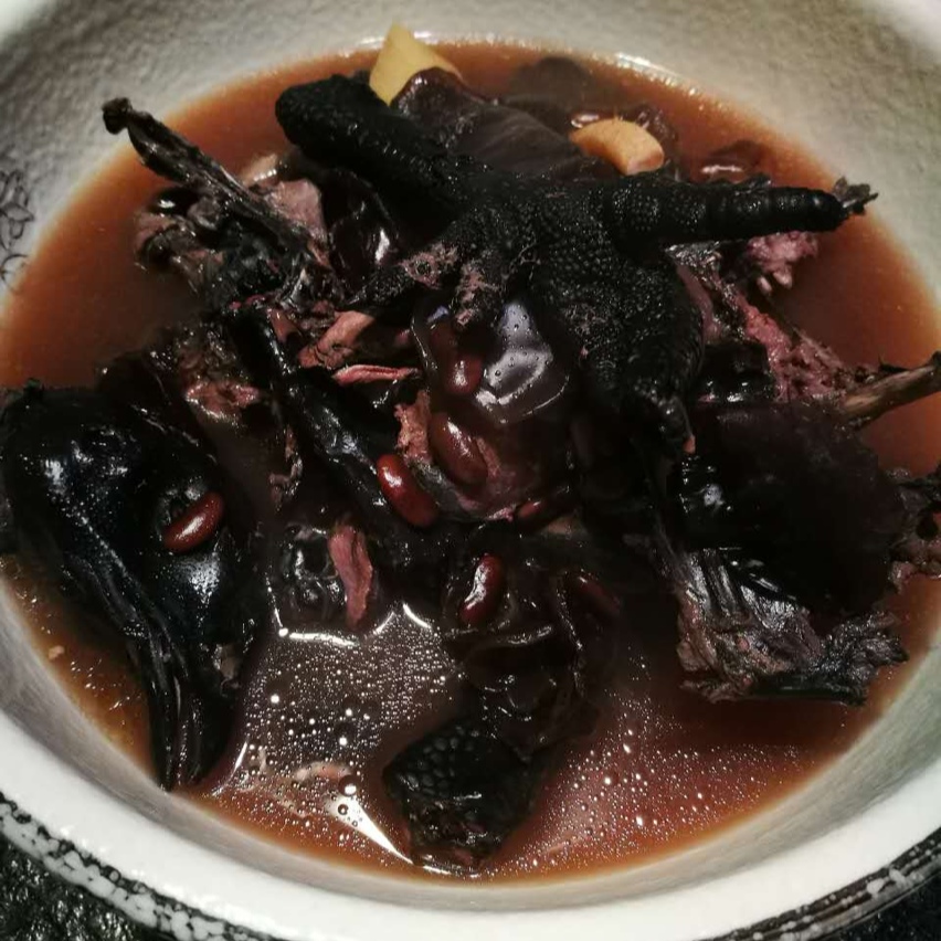 黑豆黑木耳煲乌鸡