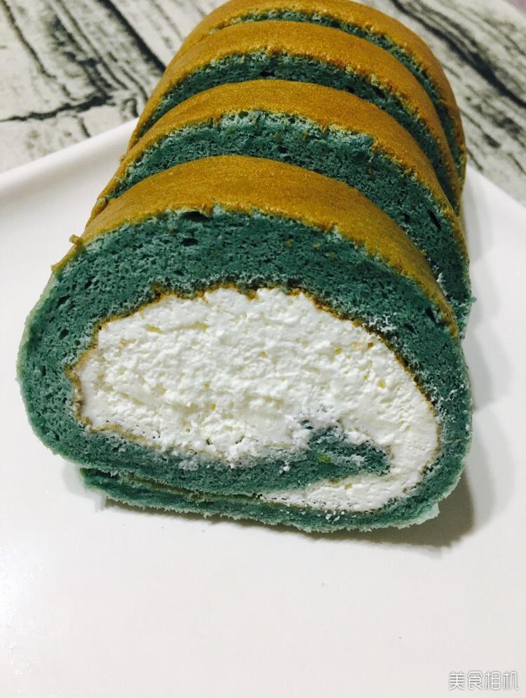 冰激凌-37做的蝶豆花奶油蛋糕卷-正反面示范