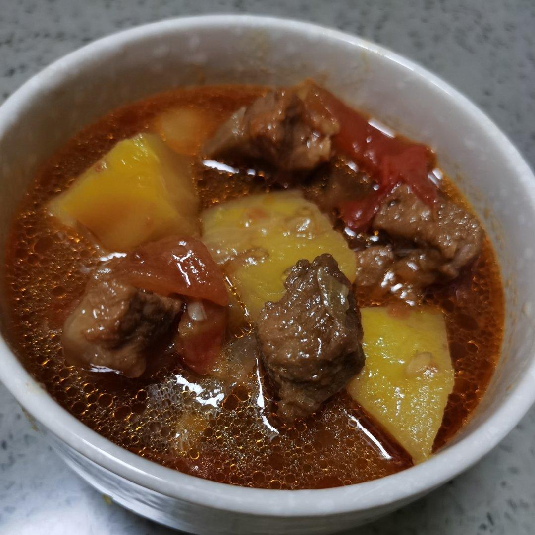 土豆焖牛腩