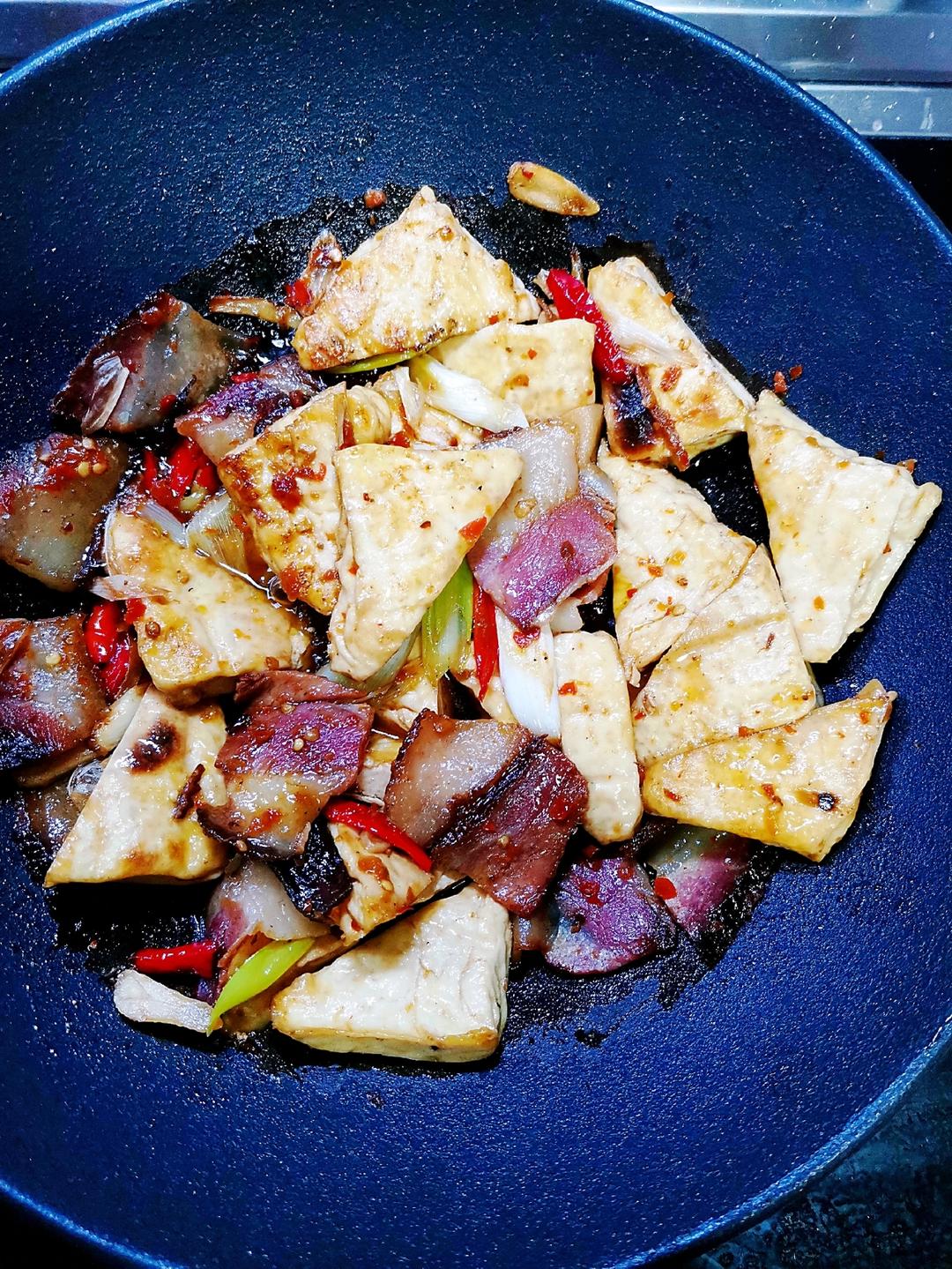 恩施利川柏杨豆干烧腊肉