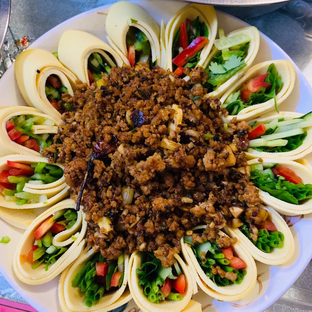 年夜饭&高颜值的【京酱肉丝千张蔬菜卷】