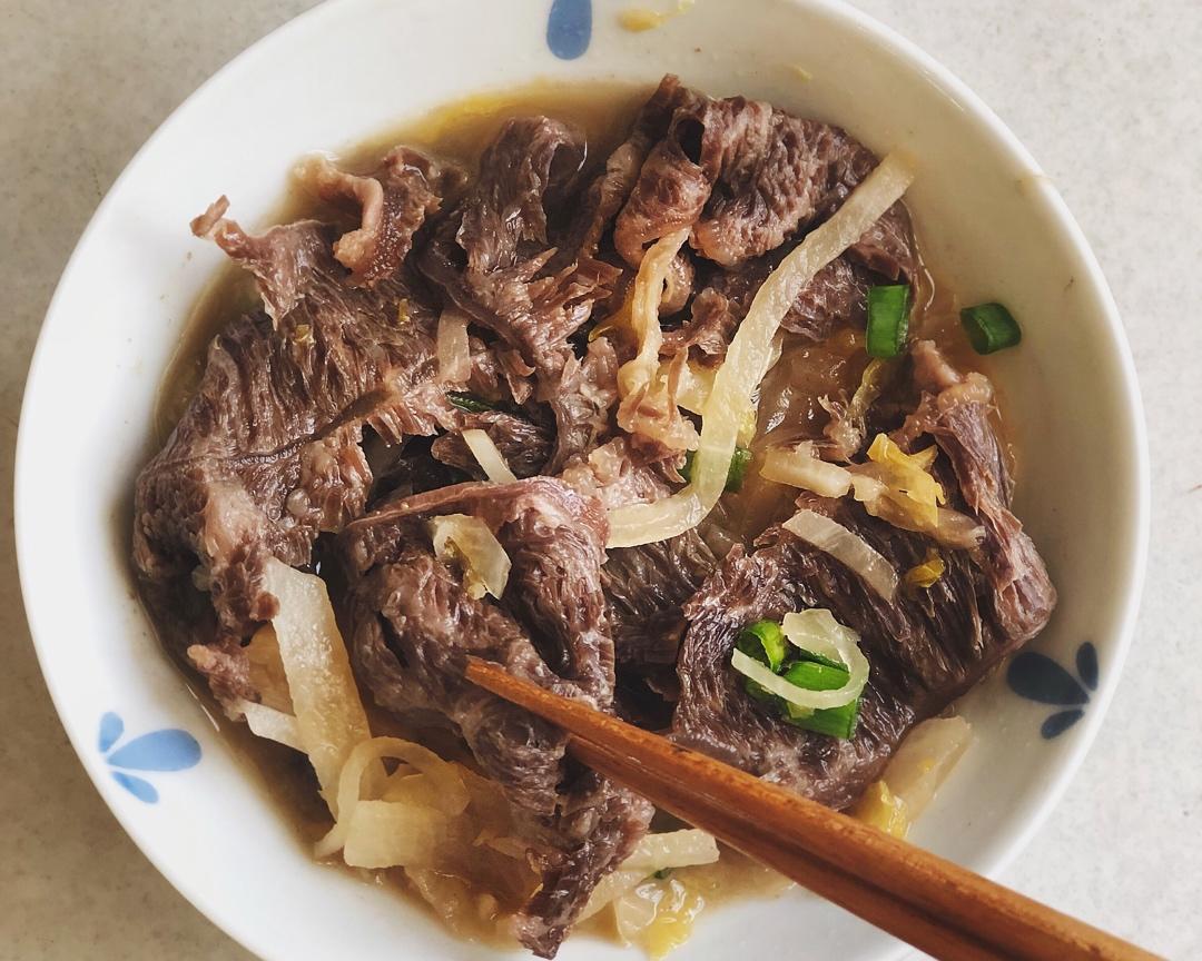 肥牛/牛肉卷酸菜萝卜丝汤—开胃下饭