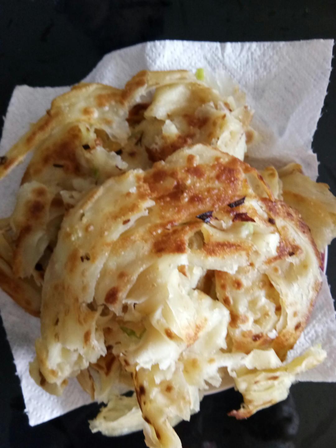 烫面葱花手撕饼