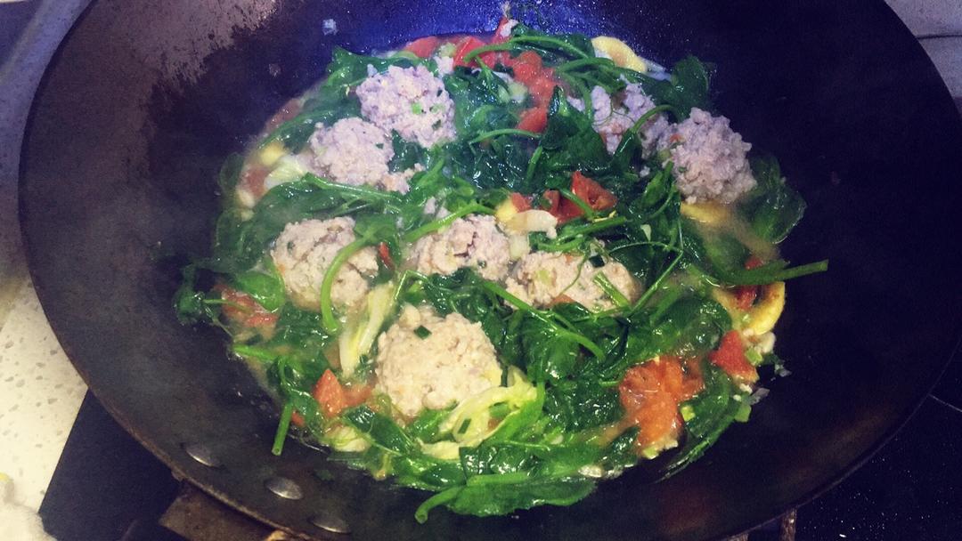 亲子番茄丸子盖饭