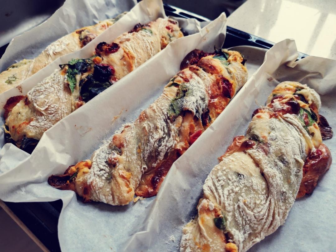 免揉面的全麦恰巴塔扭扭棒