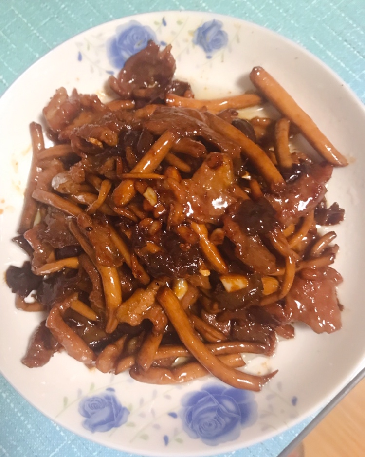 茶树菇炒肉片