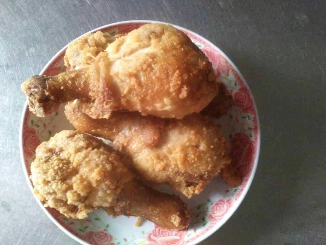 面包糠炸鸡腿