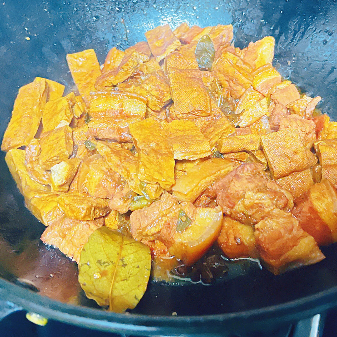 腐乳汁红烧肉-好吃不腻入口即化